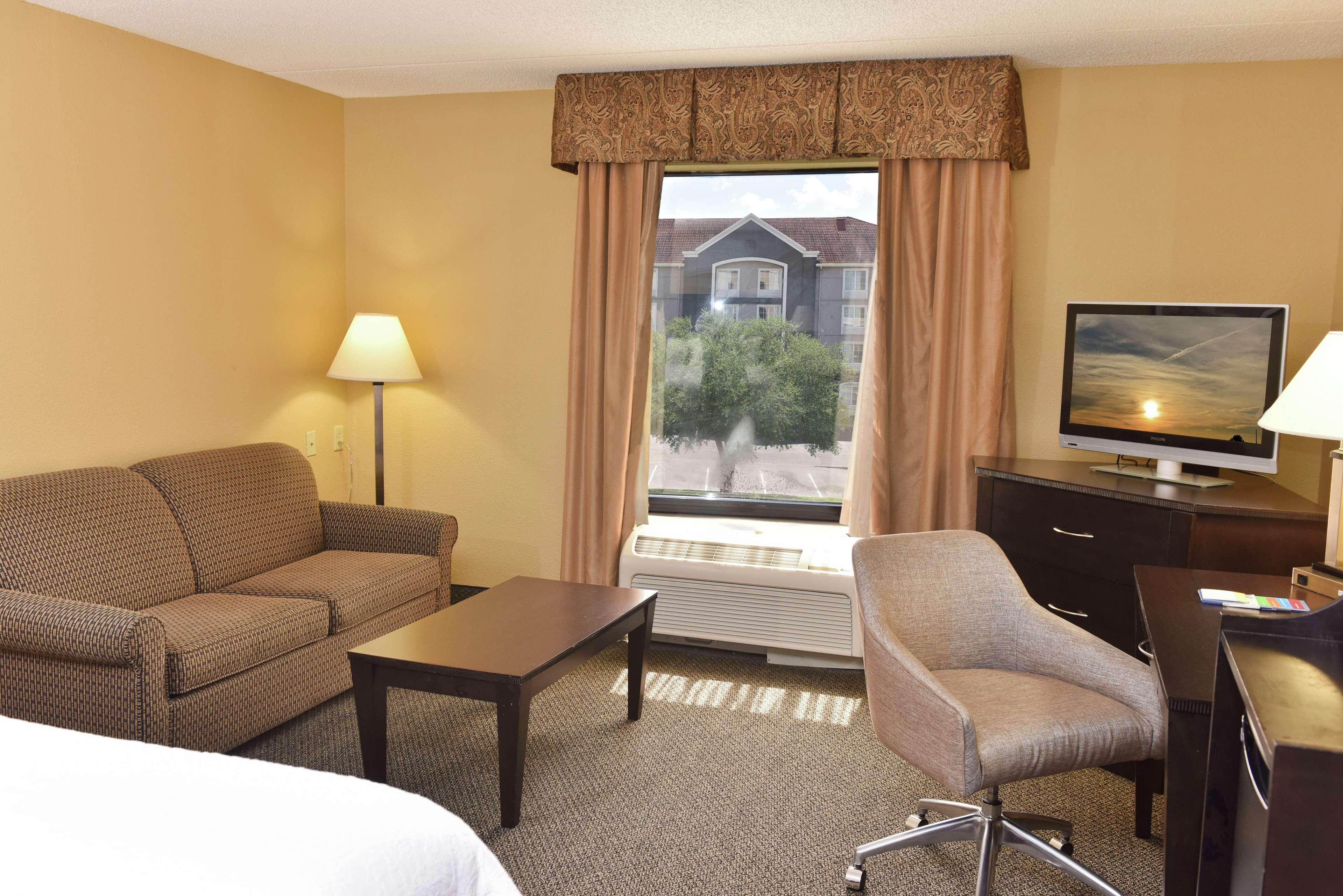 Hampton Inn & Suites Alexandria Dış mekan fotoğraf