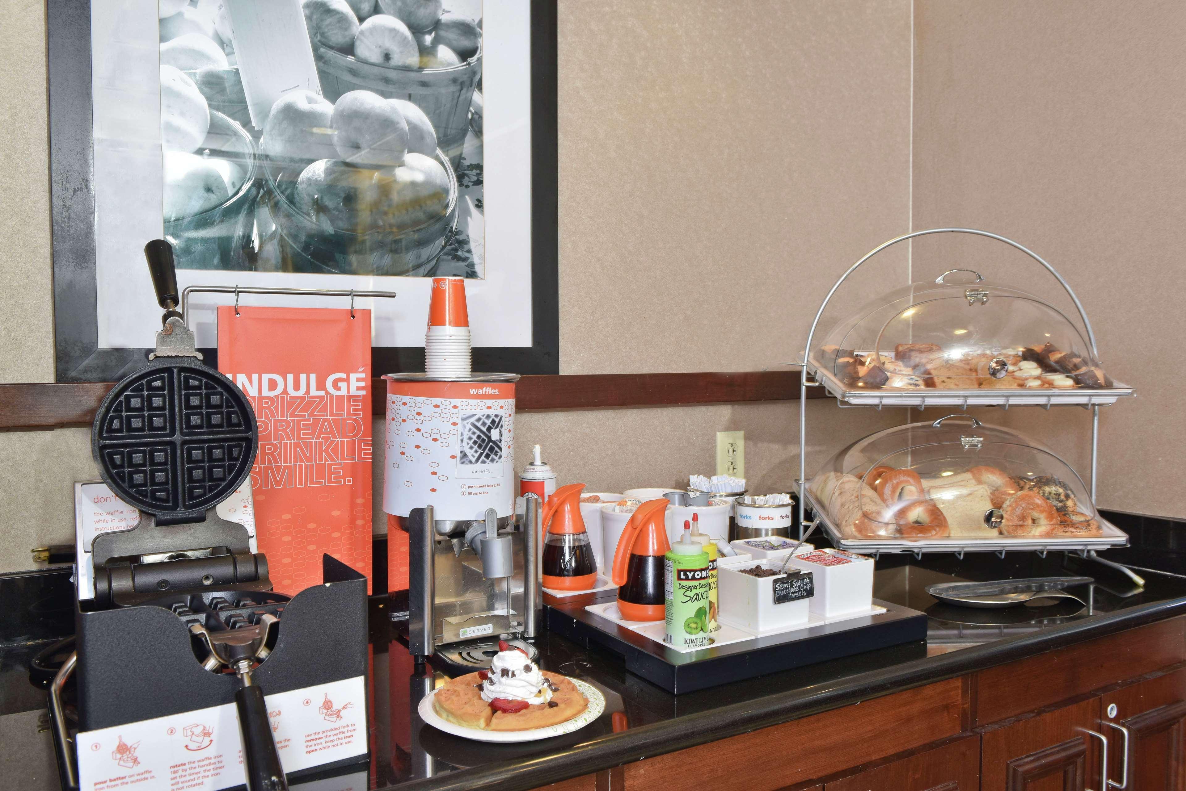 Hampton Inn & Suites Alexandria Dış mekan fotoğraf