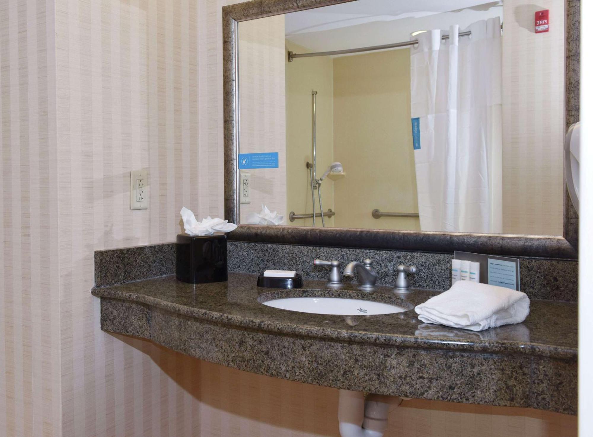 Hampton Inn & Suites Alexandria Dış mekan fotoğraf
